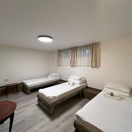 Kubu Ground Floor Rooms Klaipeda Luaran gambar