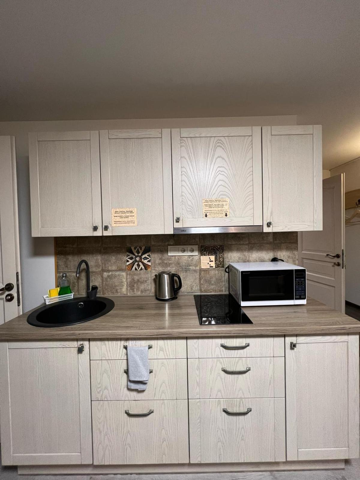 Kubu Ground Floor Rooms Klaipeda Luaran gambar
